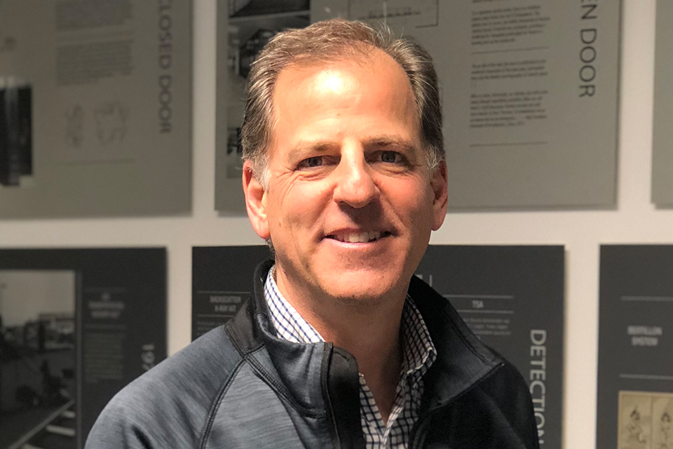 Michael Ellenbogen: From Corporate America To Startups And Landing Bill Gates As An Investor