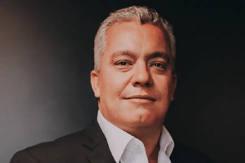 Roberto Oliveira On Selling His Company For $35 Million And Then Buying It Back